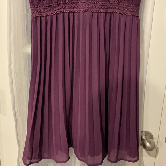 NWOT Francesca’s Maroon Dress - Picture 3 of 8